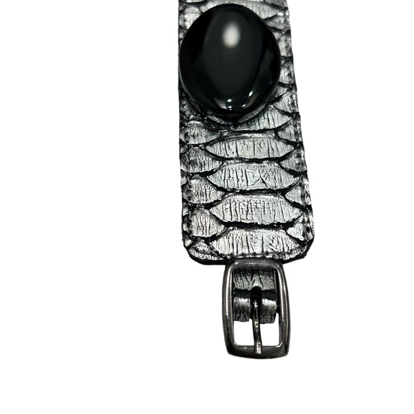 HEATHER HAWKINS SILVER CROCODILE LEATHER BRACELET WITH BLACK STONE - Picture 16 of 16